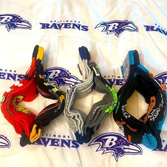 2pk of Polyester & Spandex socks VARIETY Sz:6-12 GREAT FOR THE HOLIDAYS - Picture 3 of 3